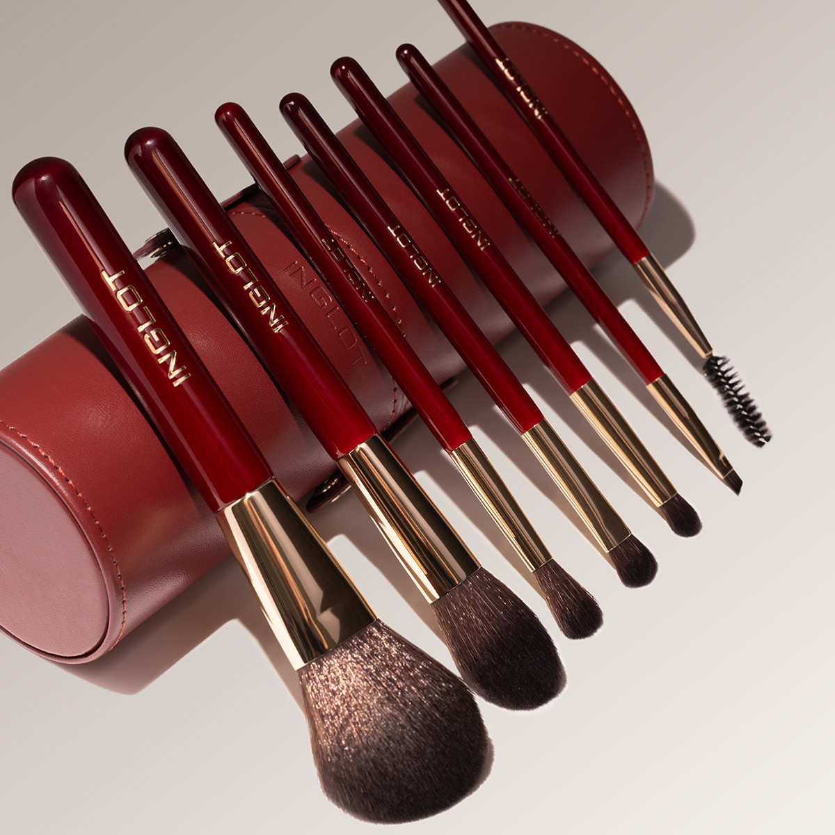 Collezione natalizia limitata INGLOT Beauty Moment — La bellezza da condividere