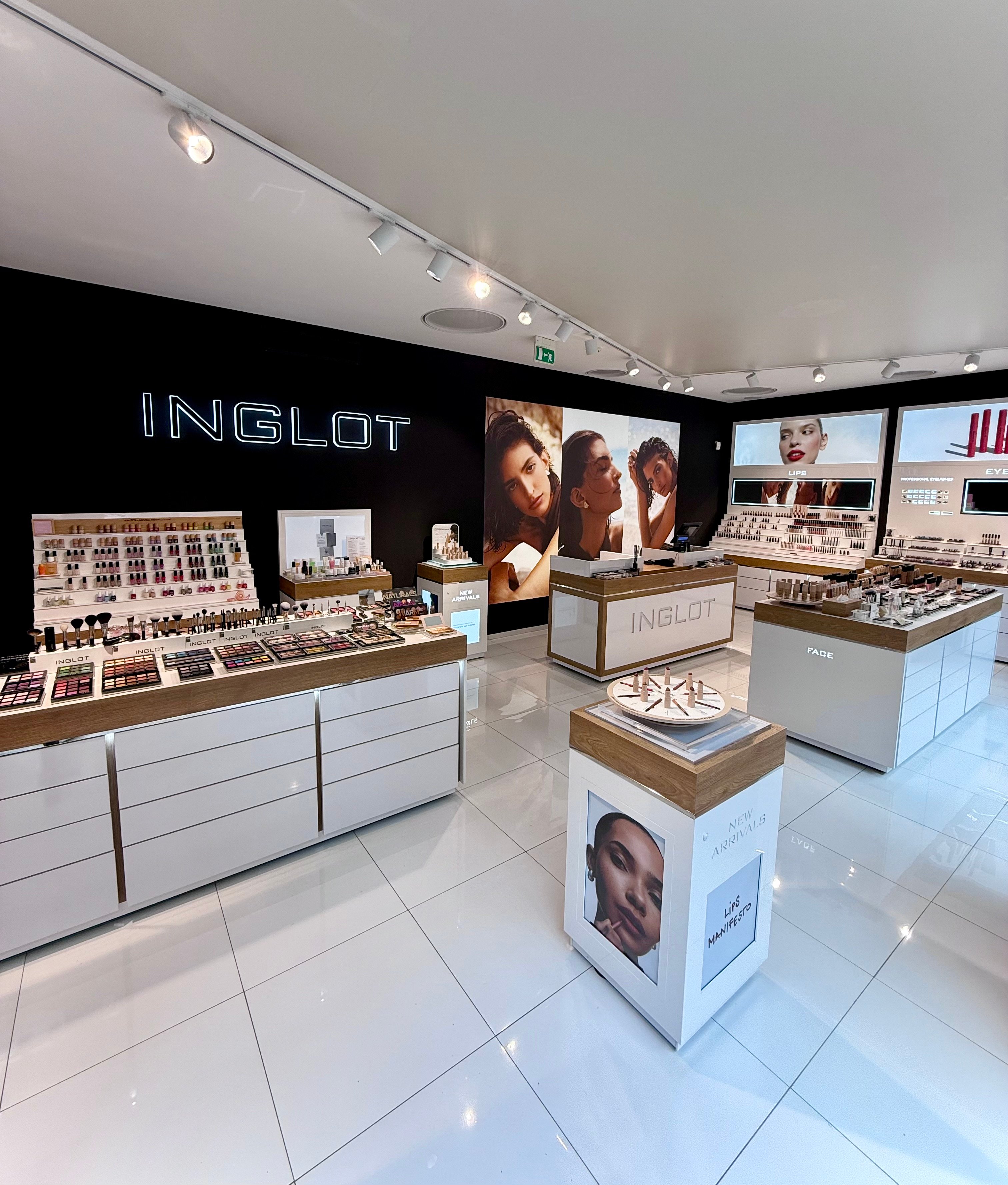 Inglot Roma via del Corso - Rome, Italy